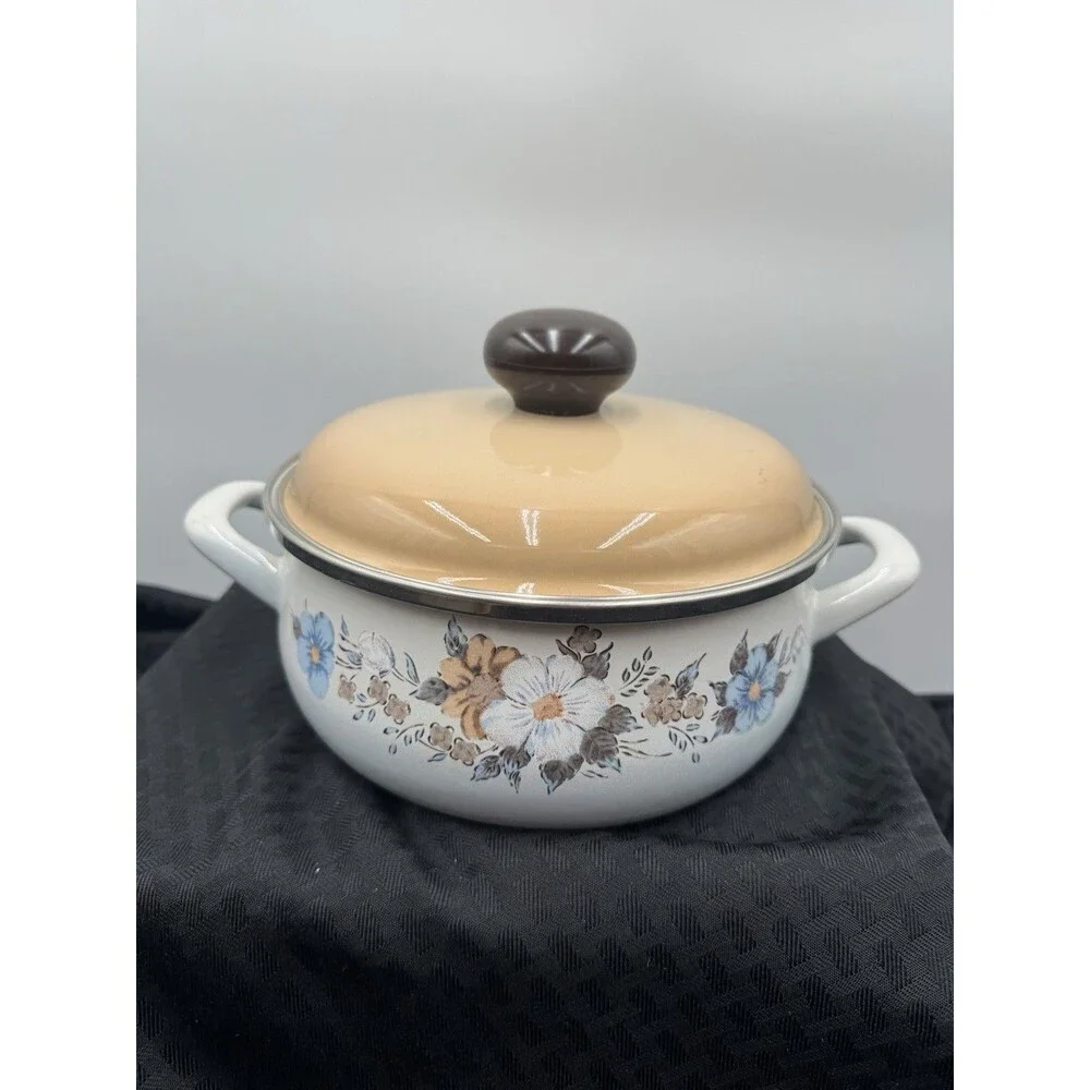 New In Box 3.5 Quart Enamel Dutch Oven